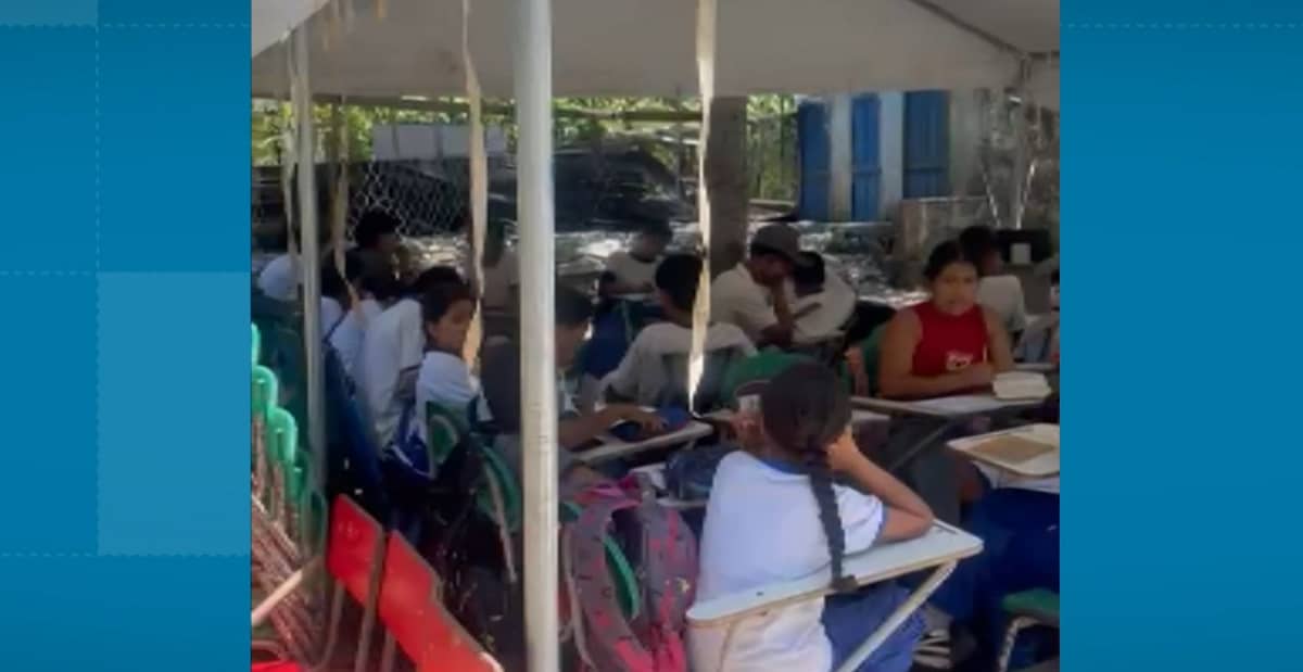 Estudiantes en Dabeiba reciben clases en condiciones precarias