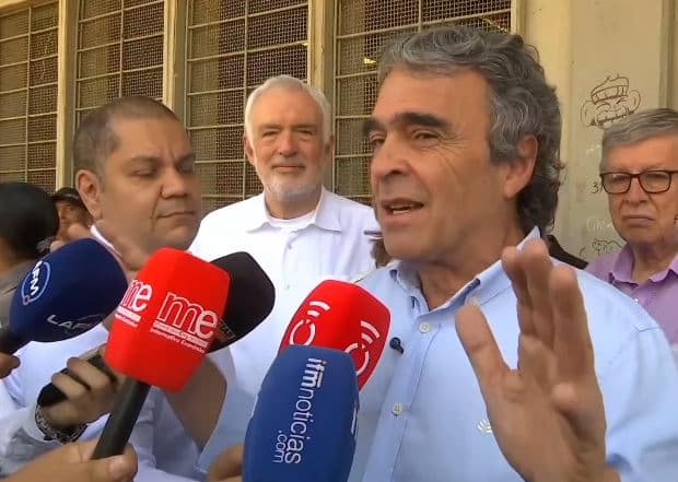 Sergio Fajardo vota en el INEM José Félix de Restrepo