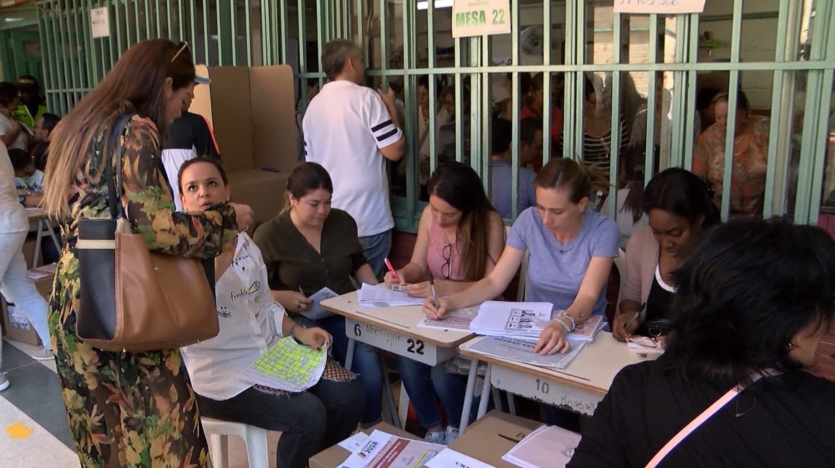 Denuncian presión de grupos delincuenciales para conseguir votos a favor de Iván Cepeda en las presidenciales