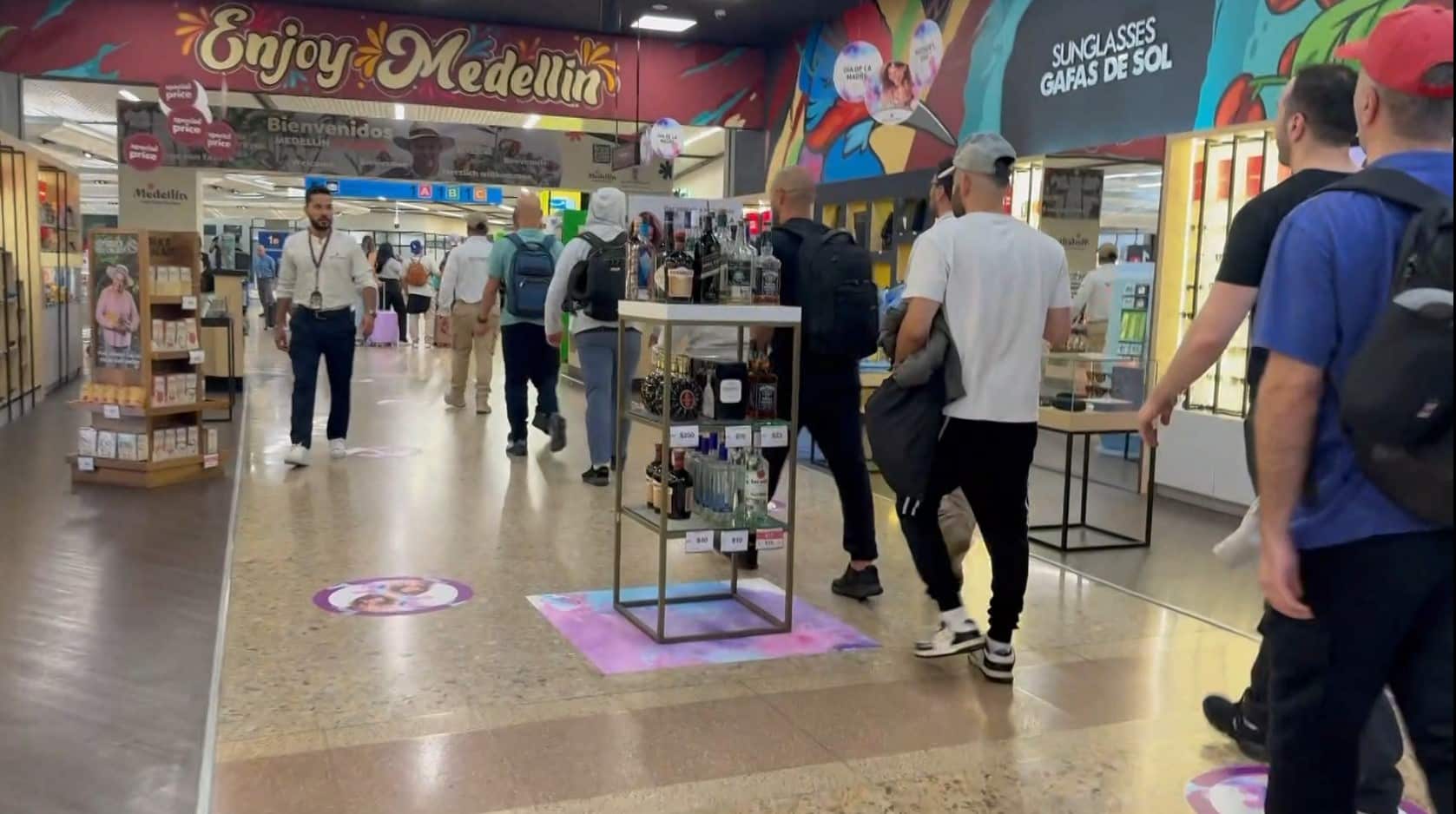 En un solo fin de semana Medellín frenó ingreso de 12 extranjeros por presunto turismo con fines sexuales