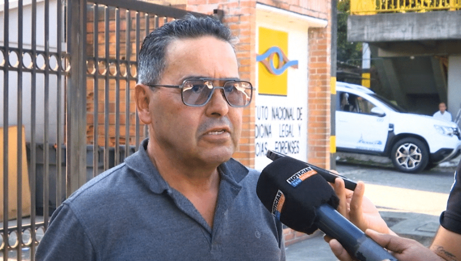 Entregan cuerpo del joven periodista asesinado por las disidencias: su padre critica la paz total