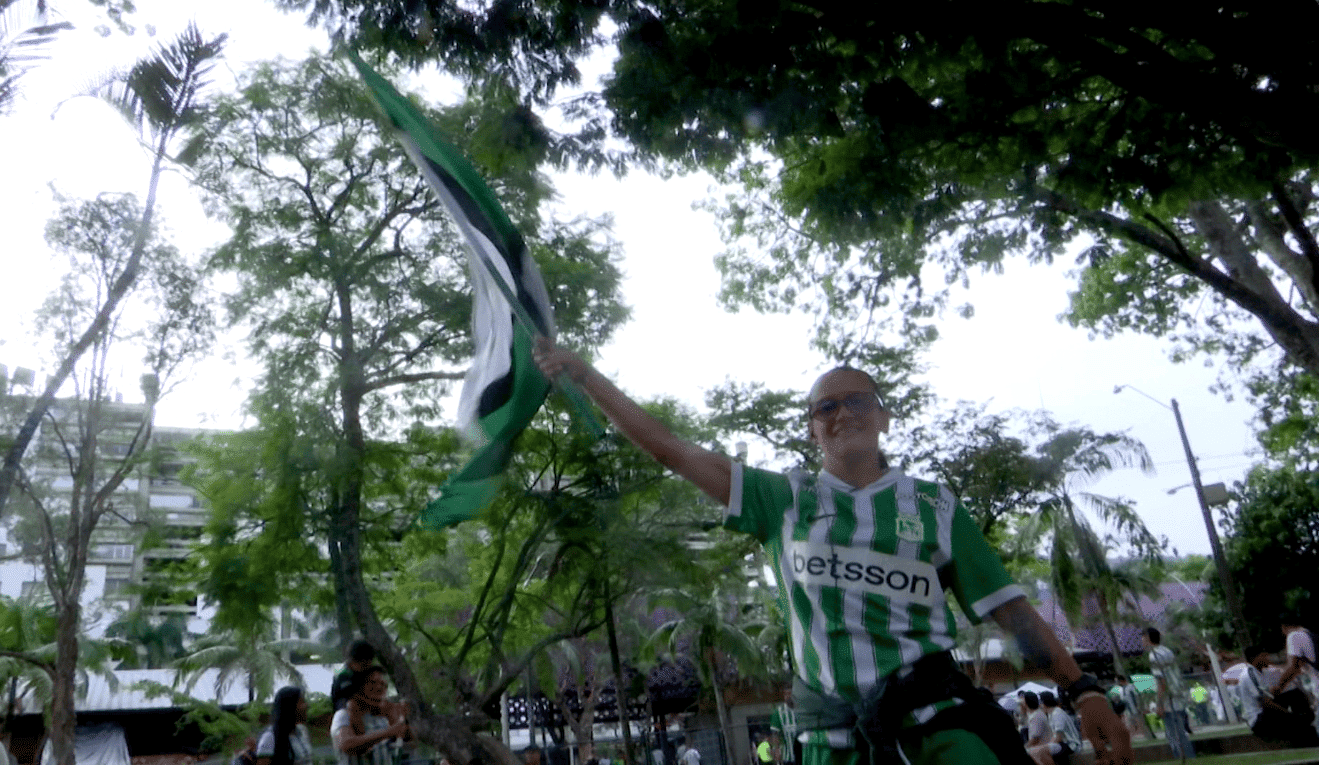 Hinchas de Nacional celebran la clasificación a la final tras victoria contundente