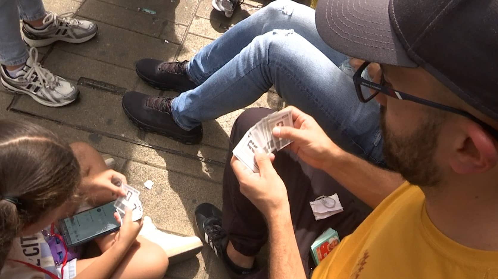 ¿Le falta una lámina del álbum del Mundial? Vaya al “mercado de fichajes” en Envigado