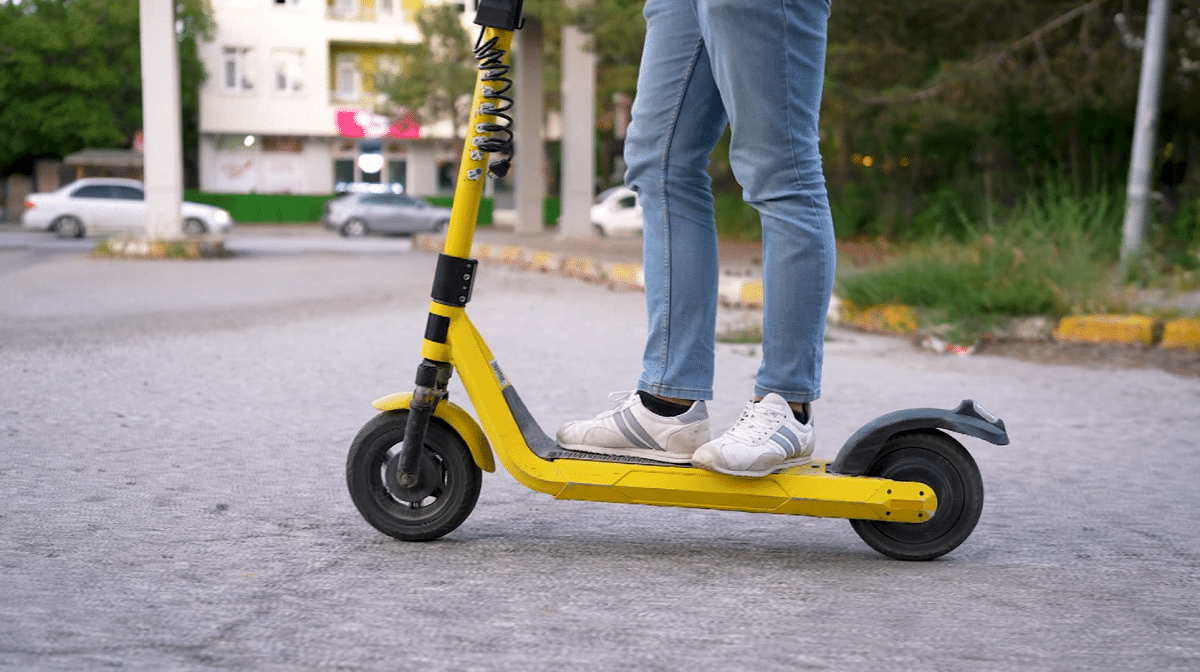Ministerio de Transporte propone reglas para el uso de patinetas y bicicletas eléctricas