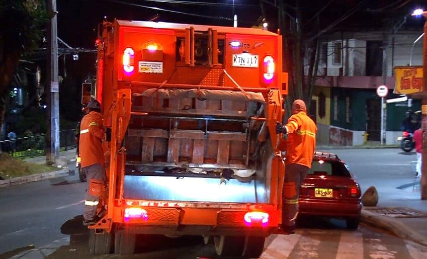 Por accidente de bus alimentador en Girardota, hay demoras en la recolección del servicio de basuras