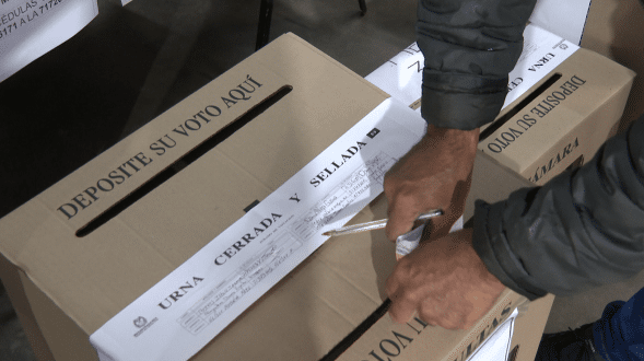 ¿Puedo votar por otra persona con su autorización? Esto dice la ley electoral en Colombia