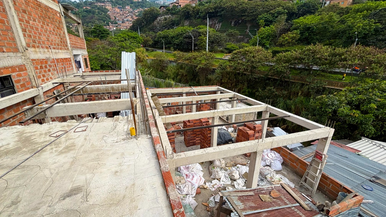 Tres construcciones fueron suspendidas en el barrio Blanquizal de la comuna 13