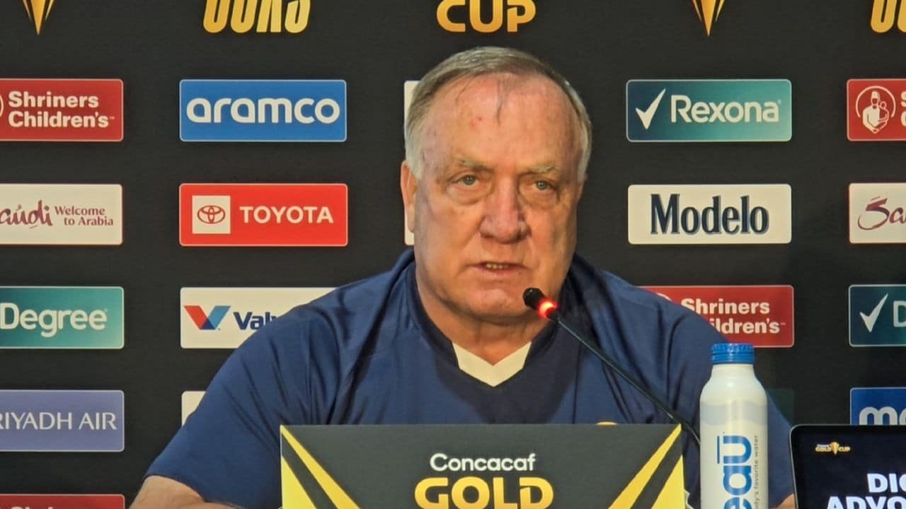 Técnico que clasificó a selección al Mundial renunció para cuidar la salud de su hija, pero regresó a cumplir su sueño