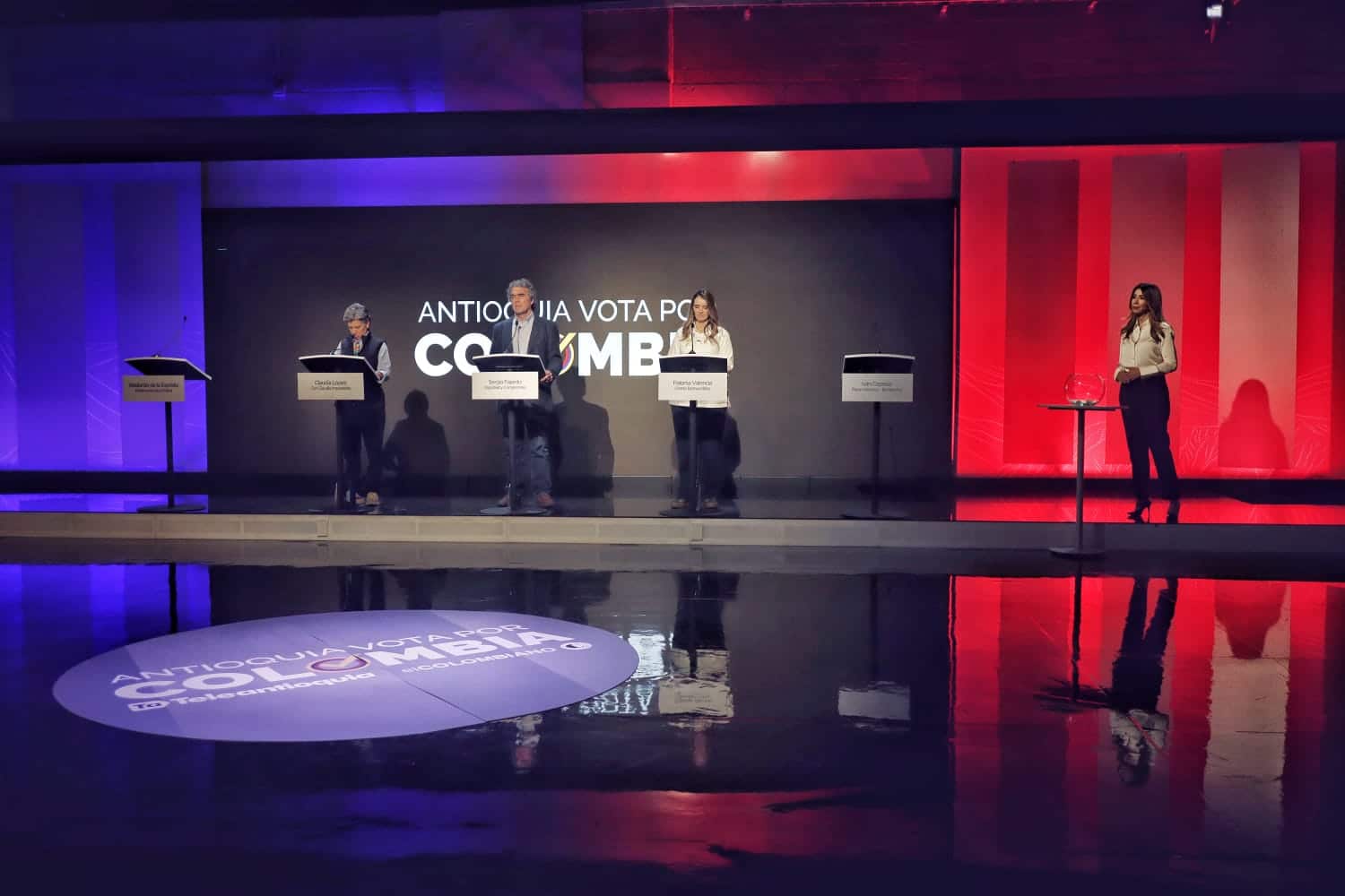 Primer gran debate presidencial en Medellín: candidatos abordan temas cruciales