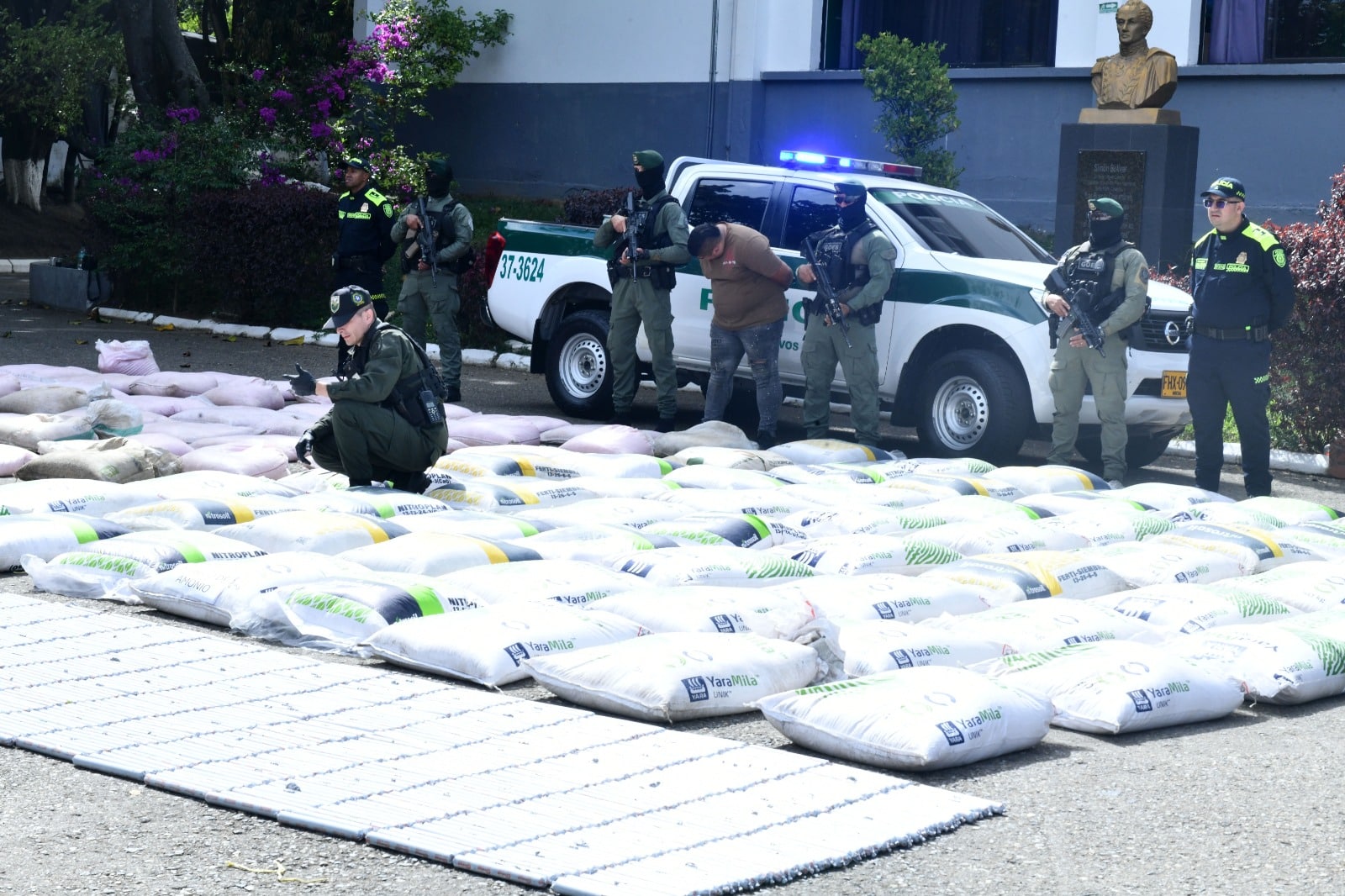 Incautan más de cinco toneladas de explosivos en Medellín