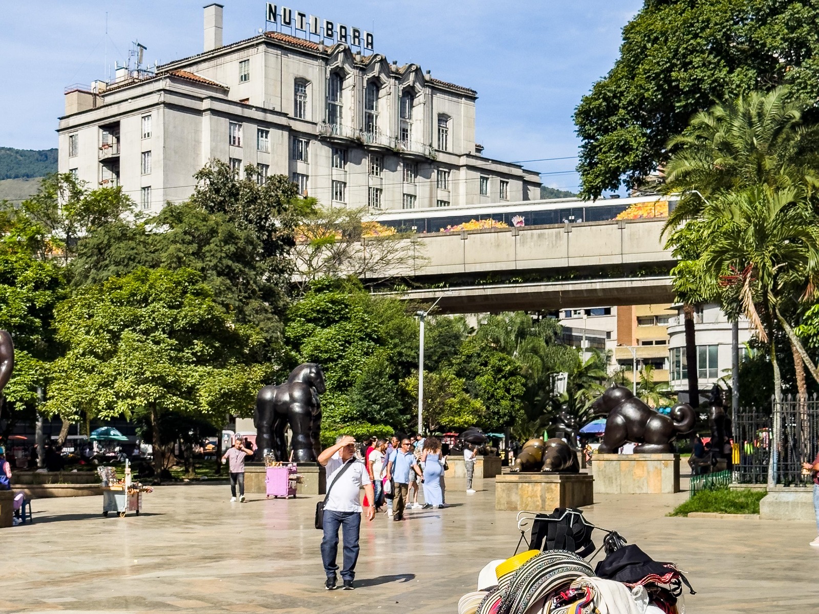 Inician obras de mejoramiento en la Plaza Botero