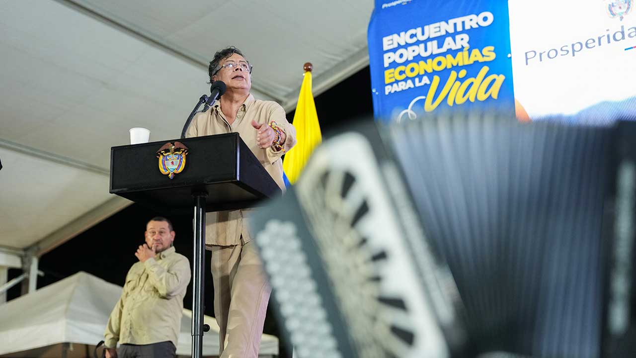 Petro insiste en la constituyente para tramitar reformas sociales y una agenda anticorrupción