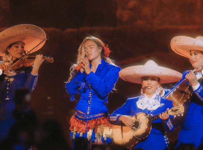 Karol G recibirá el Premio a la Excelencia Artística en los American Music Awards