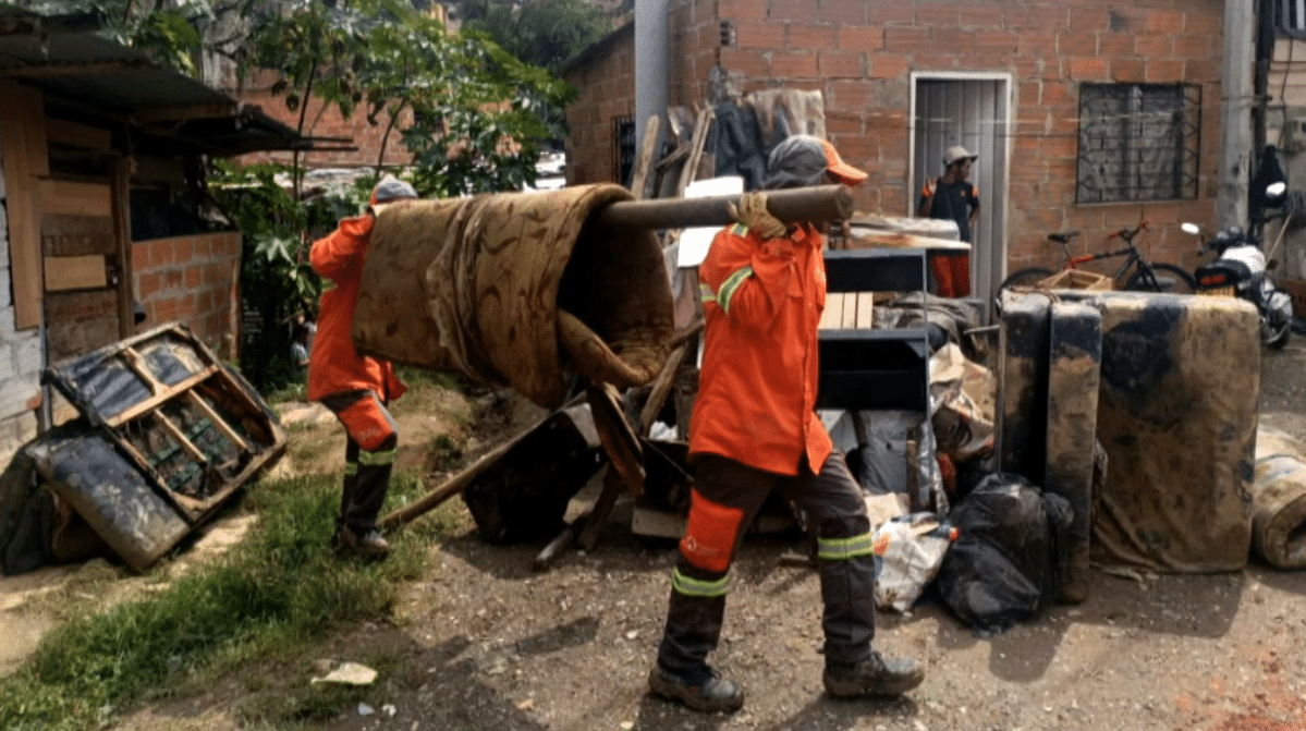 Prácticas inadecuadas de disposición de residuos en Medellín