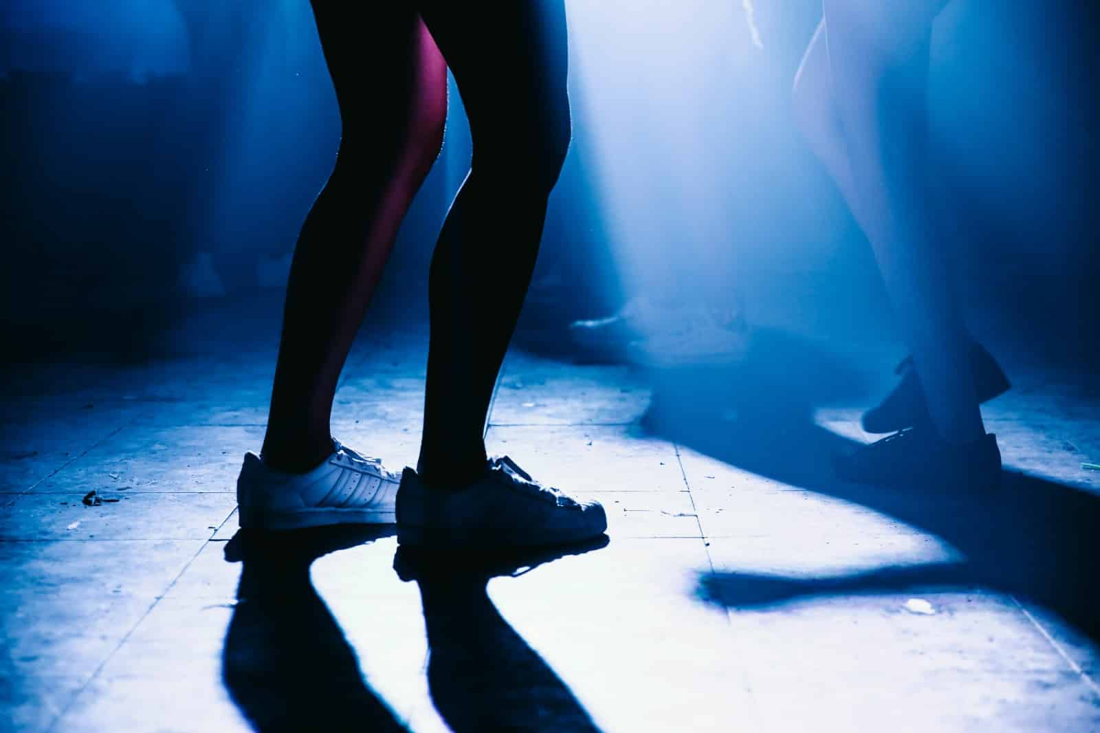 ¿Qué representa la sentencia de la corte sobre la prostitución como violencia y explotación sexual?