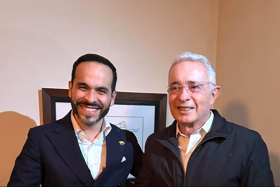 Álvaro Uribe celebra triunfo de Abelardo De La Espriella