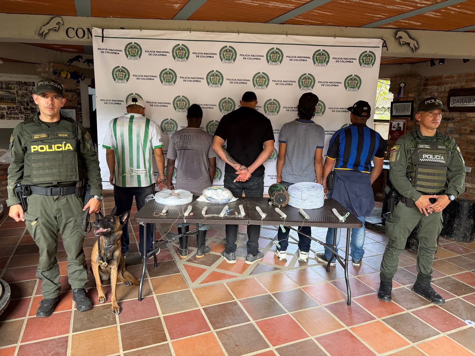 Capturan a cinco personas y destruyen maquinaria en lucha contra la minería ilegal en el Valle de Aburrá
