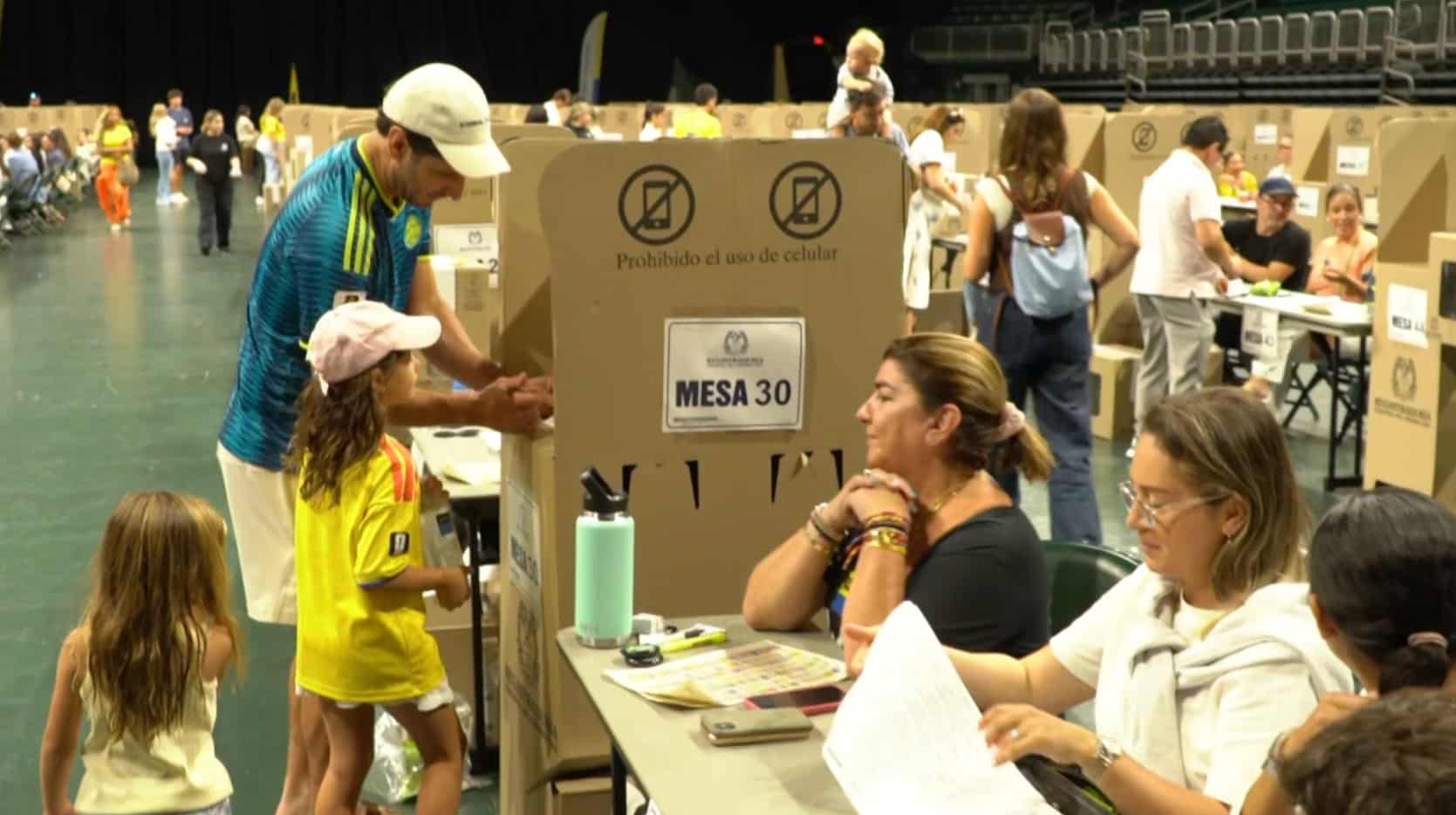 Colombianos en el exterior: así se repartieron los votos entre Abelardo de la Espriella e Iván Cepeda