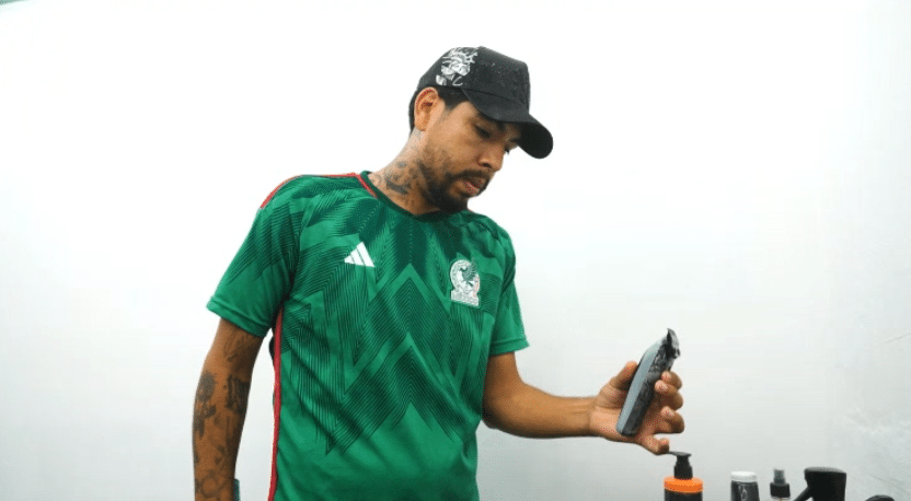Conozca al barbero que atiende a varios futbolistas y artistas famosos en México