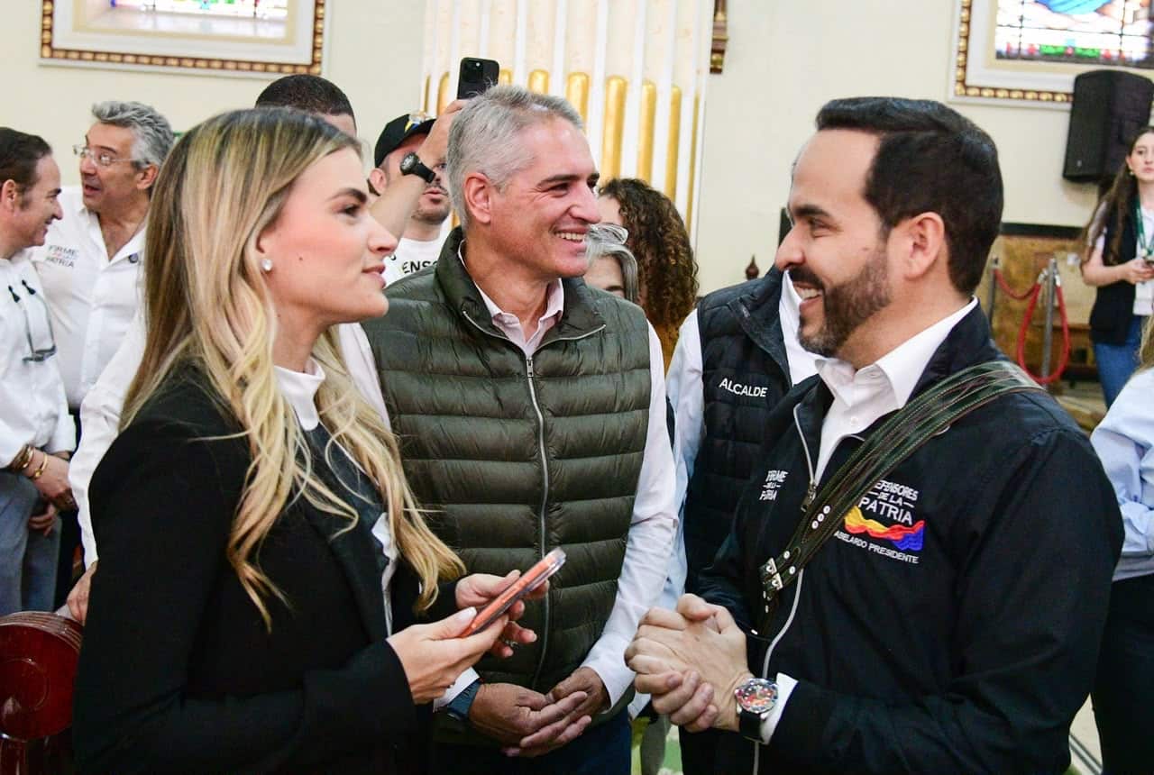 Abelardo de la Espriella se reúne con el gobernador de Antioquia en San Pedro