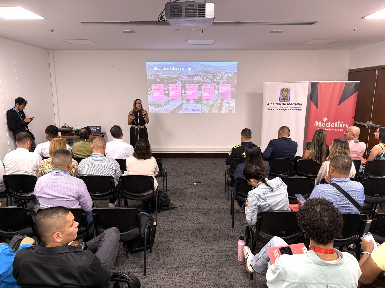 Medellín presenta guía para prevenir la explotación sexual de menores