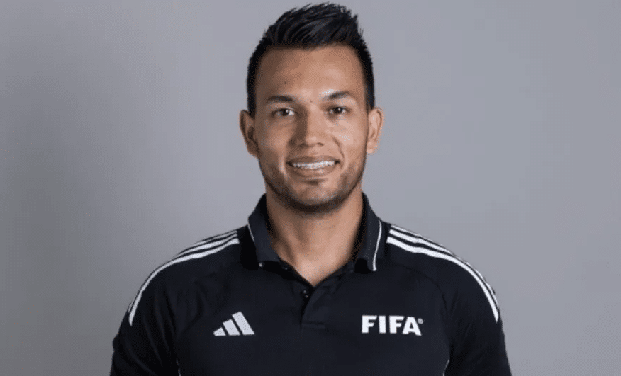Nicolás Gallo, el árbitro colombiano en el partido inaugural de la Copa Mundial