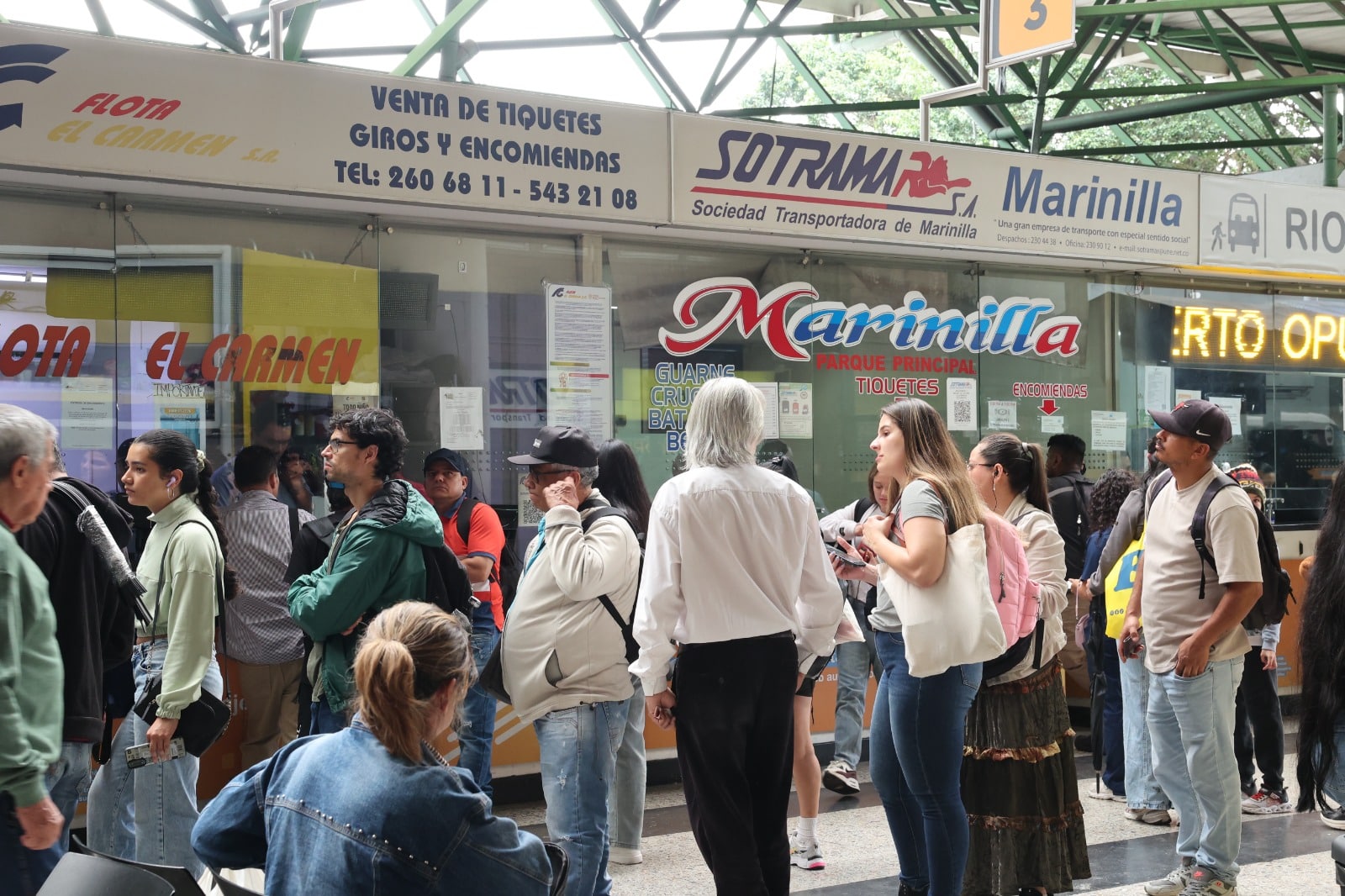 Movilización masiva en las Terminales de Transporte de Medellín durante las vacaciones de junio 2026