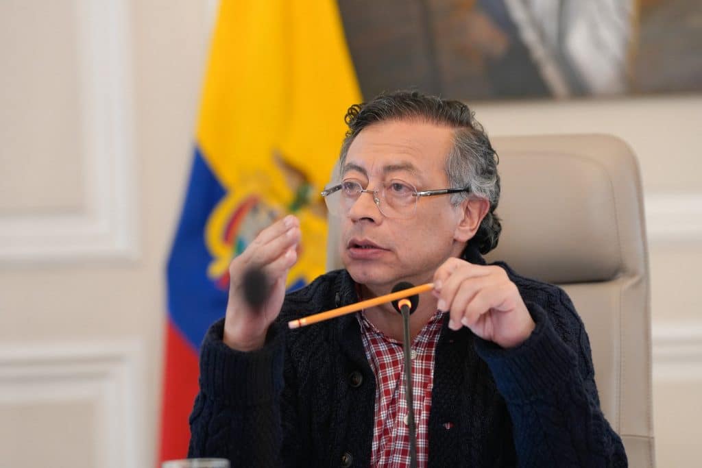 Reacciones a la suspensión del presidente Gustavo Petro: una jugada política en medio de la campaña