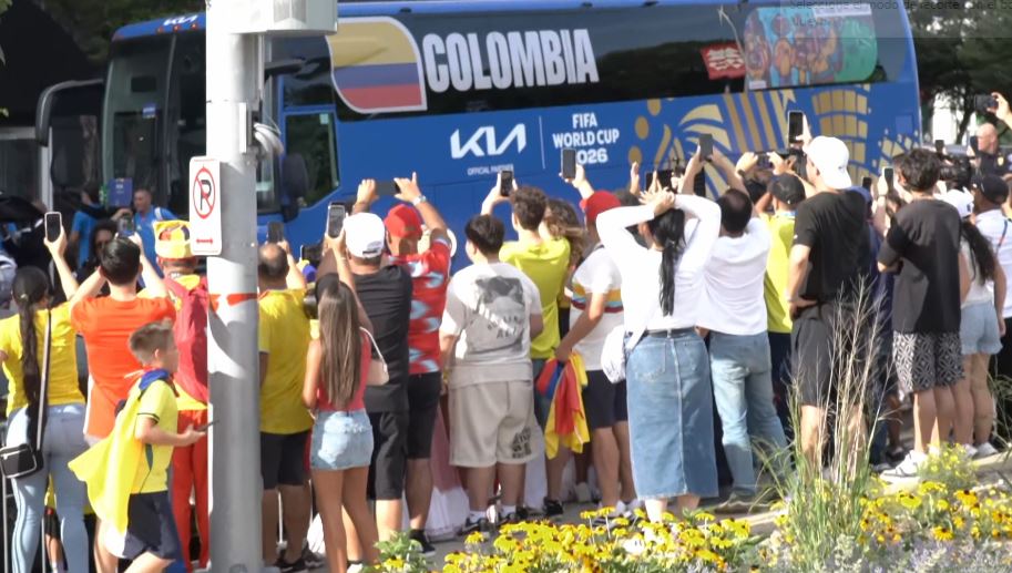 Así recibieron los hinchas a la Selección Colombia tras su llegada al hotel en Kansas