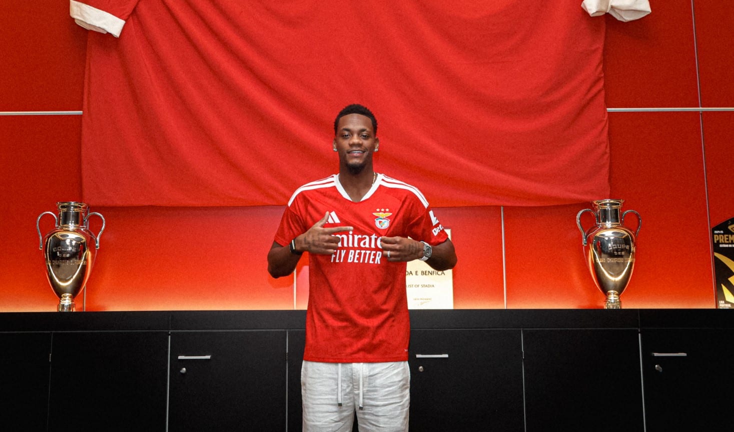Benfica confirmó el fichaje de Jhon Jáder Durán: este es el millonario acuerdo del jugador