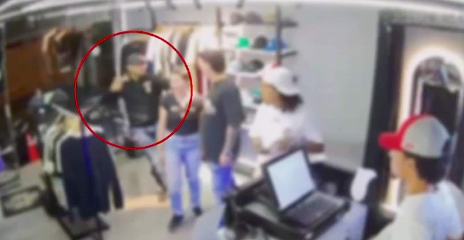 Capturan a dos hombres por hurtos armados en Medellín