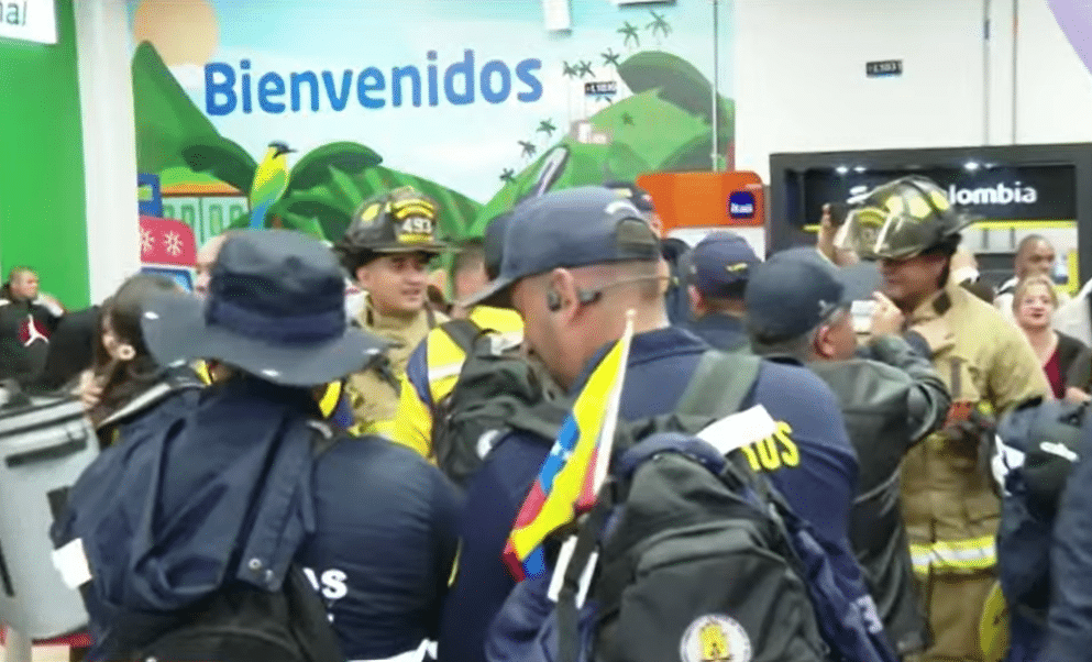 Regresan a Medellín los bomberos que atendieron la emergencia en Venezuela