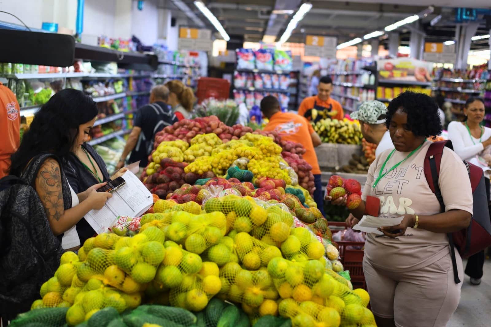 Inicia la entrega del bono alimentario para más de 16 mil hogares en Medellín