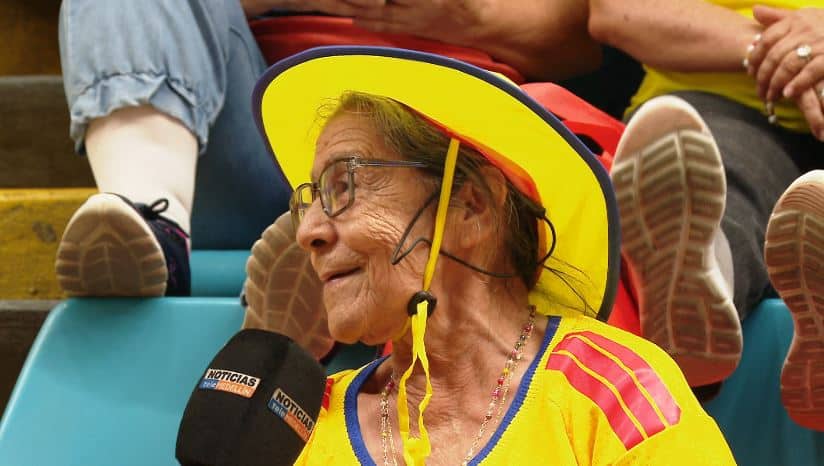 La hincha de Colombia más fiel que ha gritado sus goles por más de 8 décadas