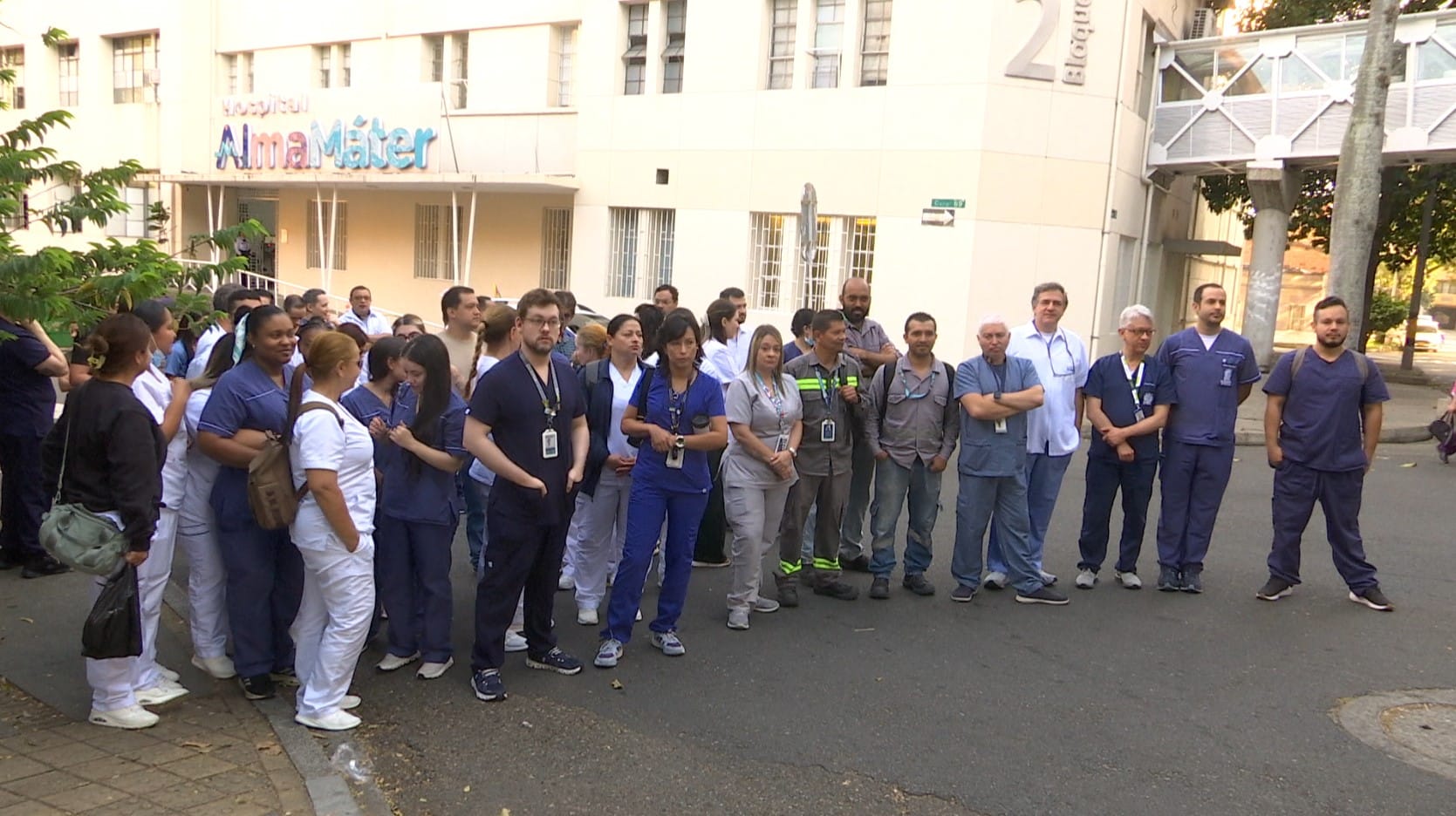 Crisis en el Hospital Alma Máter: empleados exigen intervención urgente