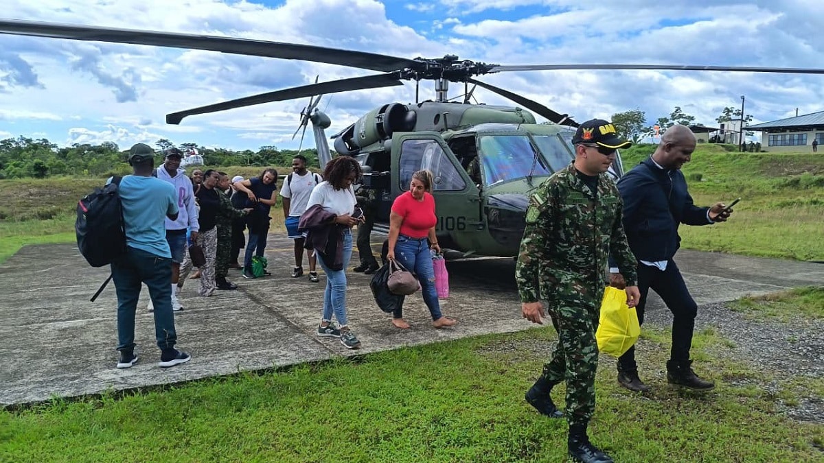 Rescatan a grupo de personas retenidas por el ELN durante bloqueo en la vía Quibdó–Medellín