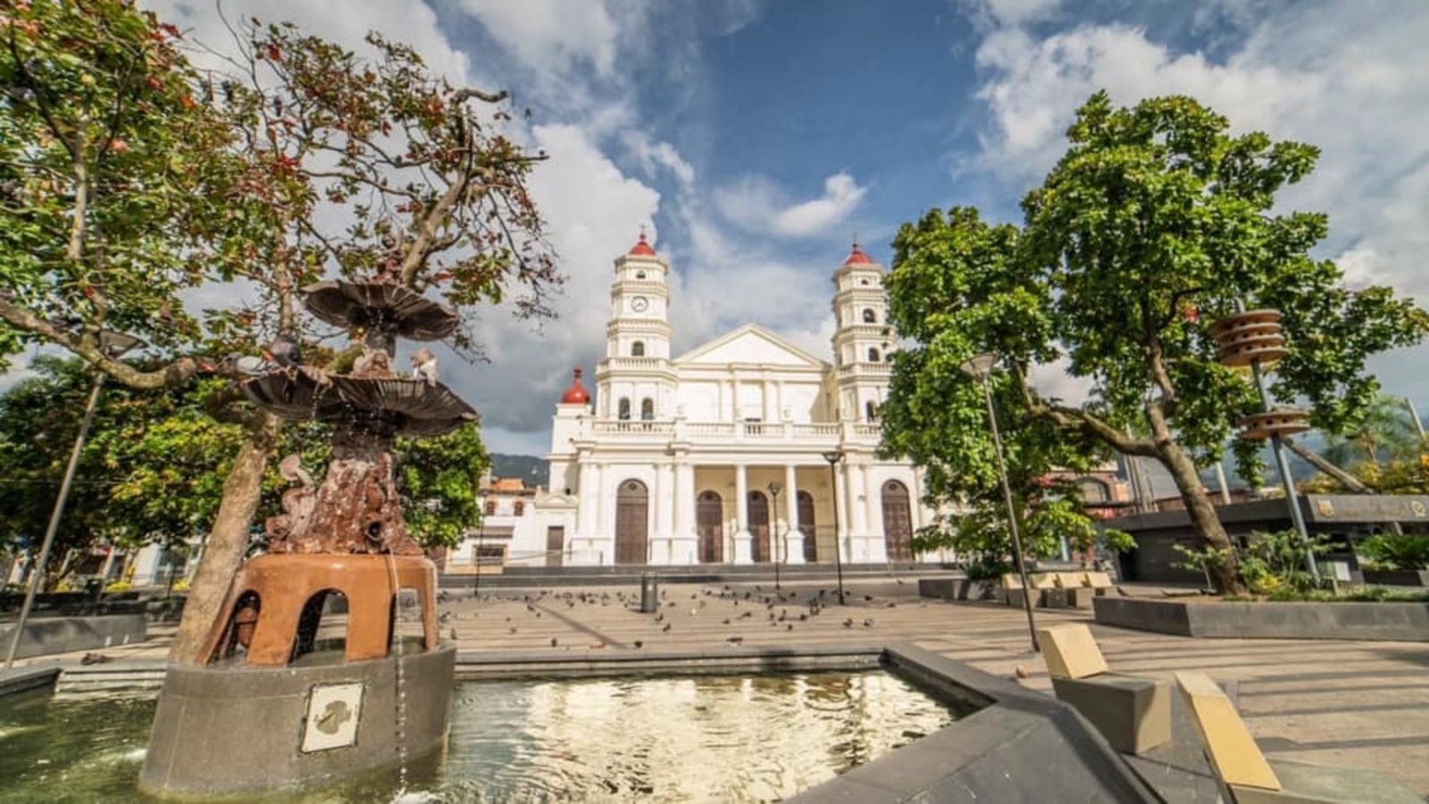 El origen del nombre de Envigado: una historia de madera y tradición