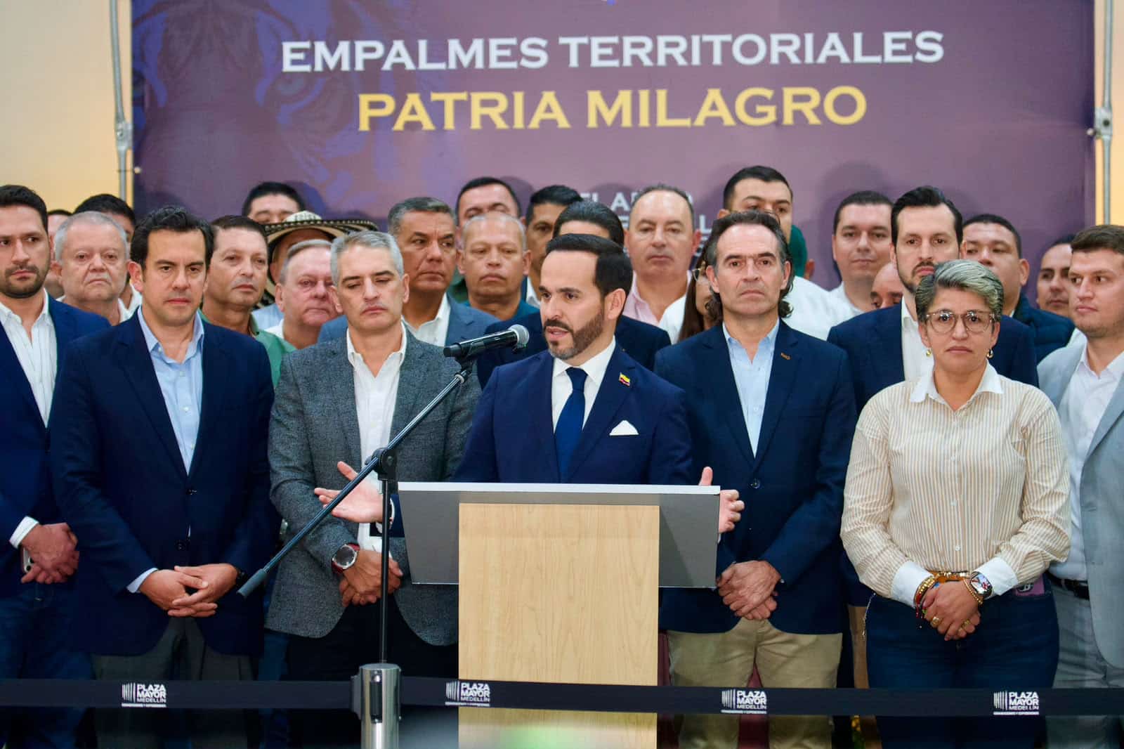 Abelardo de la Espriella lidera el empalme regional en Medellín