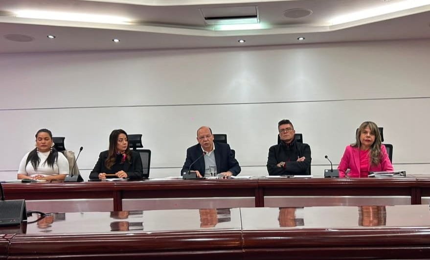 Gremios económicos alertan por declaraciones del ministro de Hacienda y cancelación del empalme