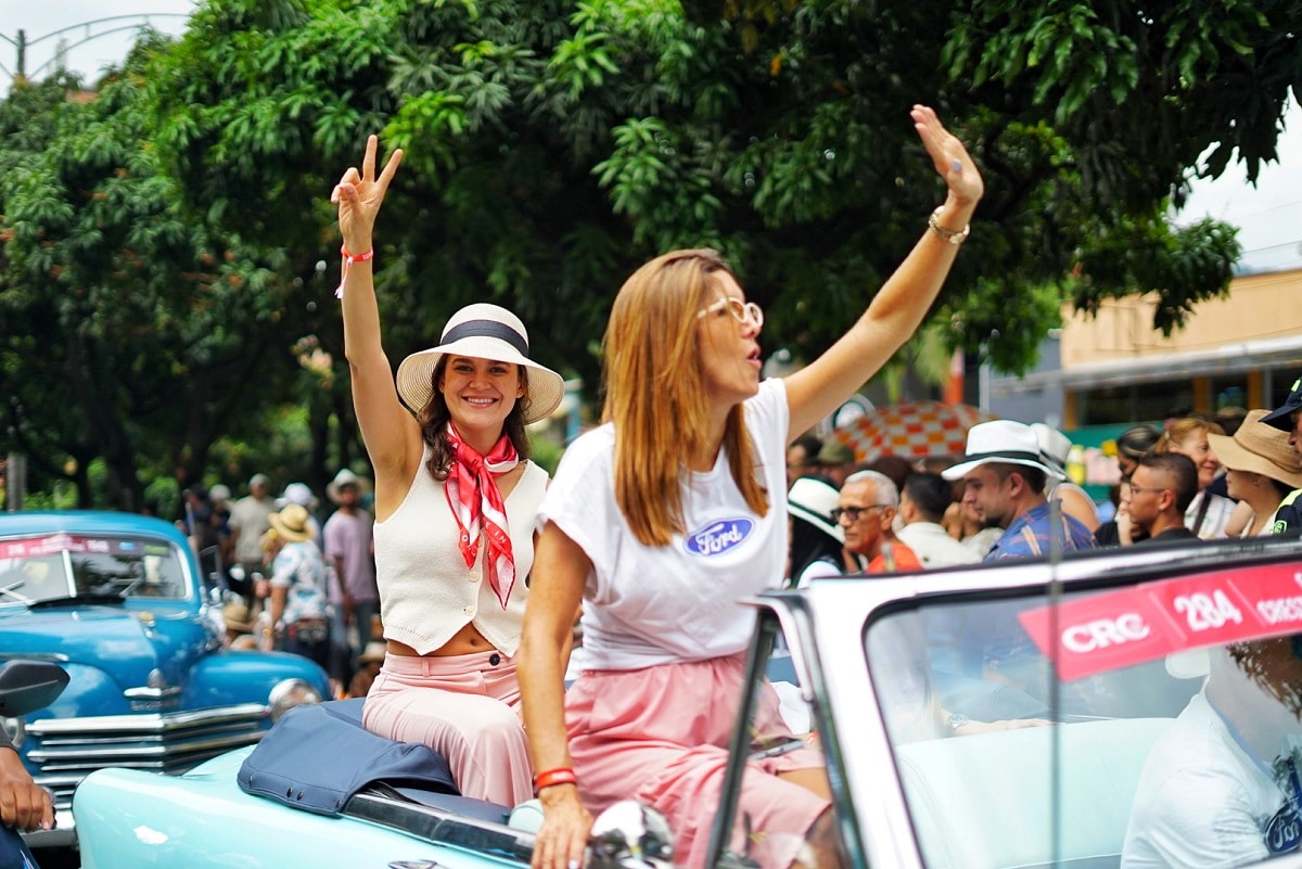 Resultados del sorteo de pases dobles para los desfiles de la Feria de las Flores 2026