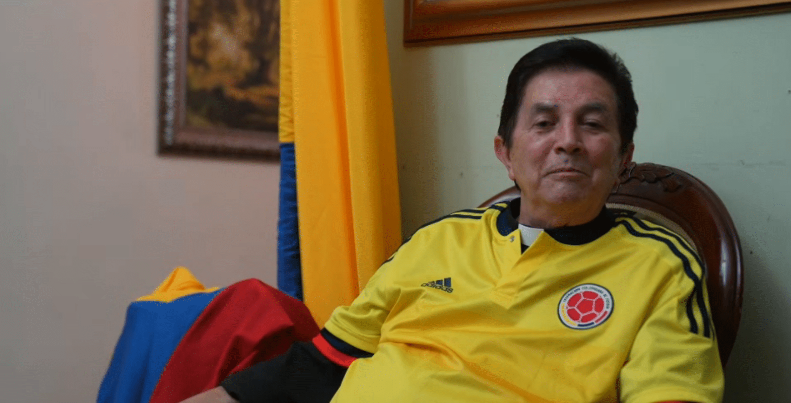 La fe de un sacerdote colombiano ante la 'maldición' ganesa