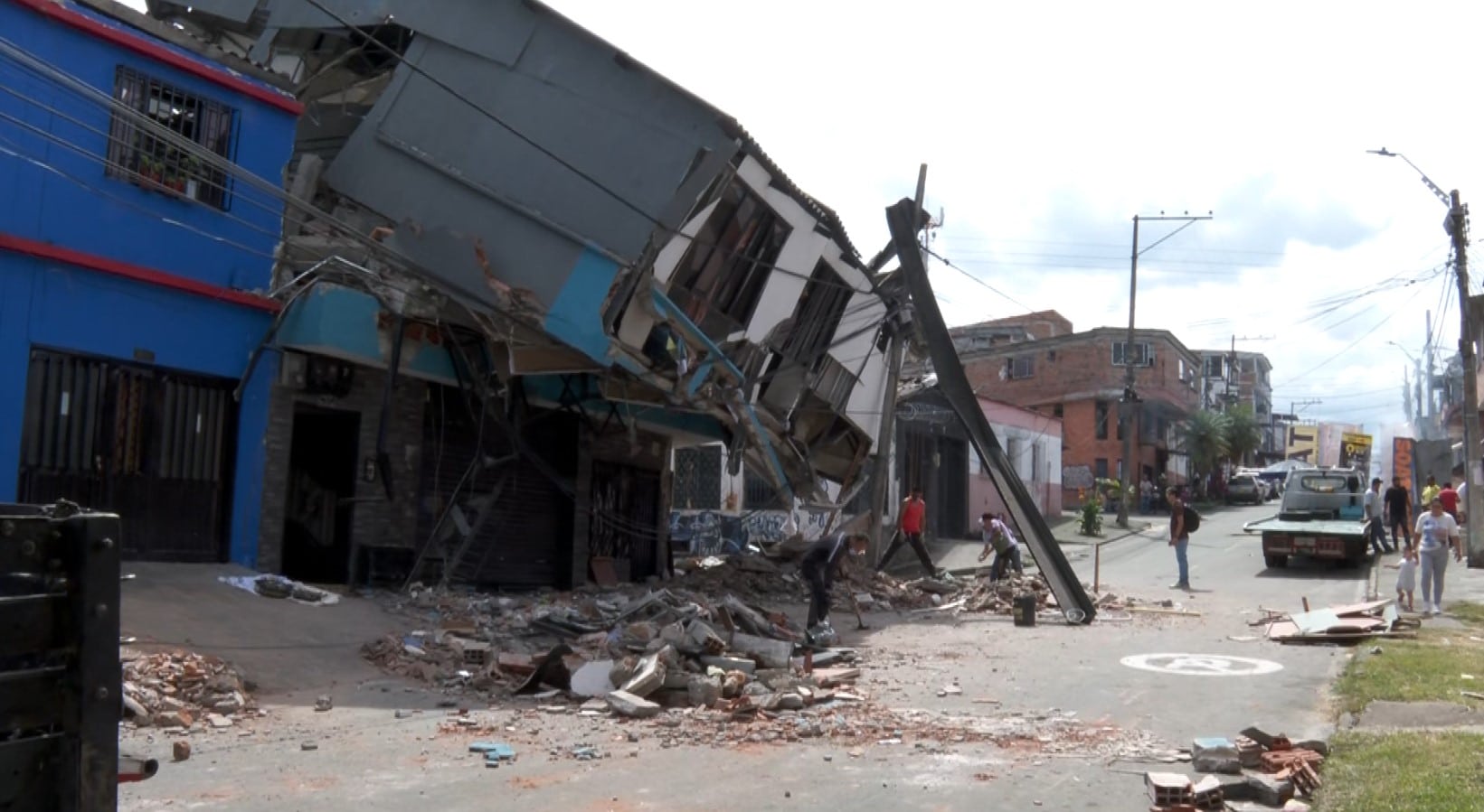 Así quedó Pereira tras el terremoto: edificios destruidos y familias que perdieron hasta los documentos