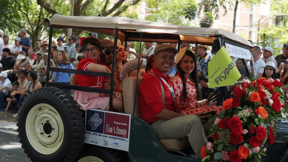 ¡Qué belleza! Así se vivió el Desfile de Autos Clásicos y Antiguos de la Feria de las Flores