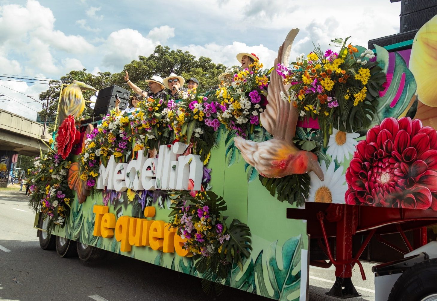 Así será el Desfile Avenida Primavera 2026: más de 26 carrozas, famosos artistas y muchas sorpresas