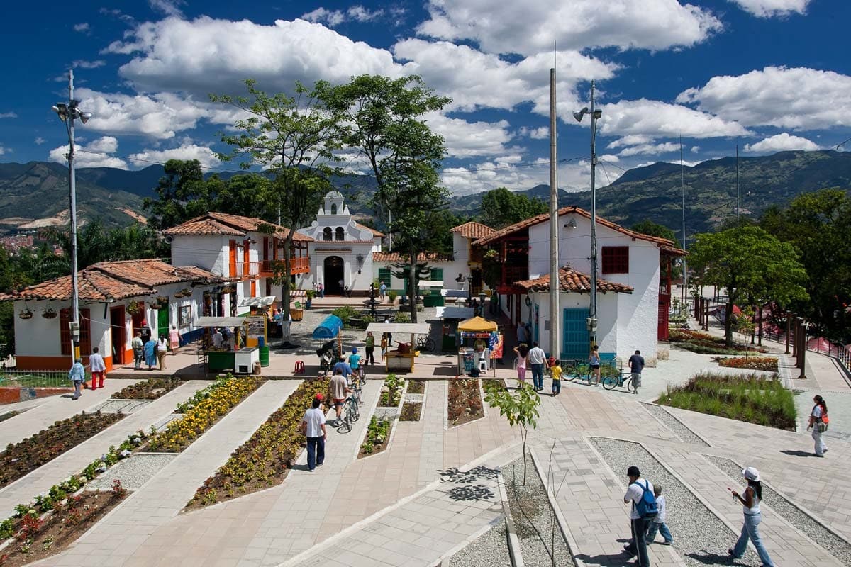 Eventos gratuitos en el Pueblito Paisa durante la Feria de las Flores