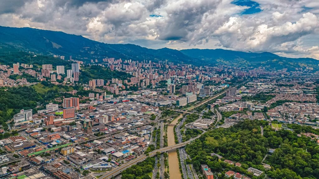 El batolito antioqueño y su relación con los terremotos en Medellín