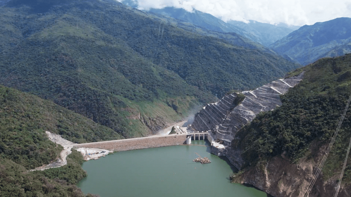 Hidroituango enfrenta desafíos para elevar su embalse en medio de sequía