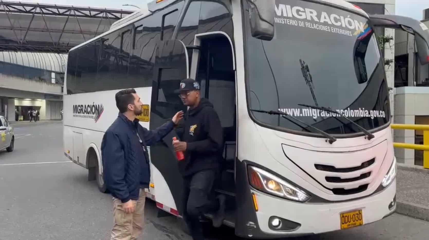 Inadmiten a influencer estadounidense y a otros tres extranjeros en Medellín por presunto turismo sexual