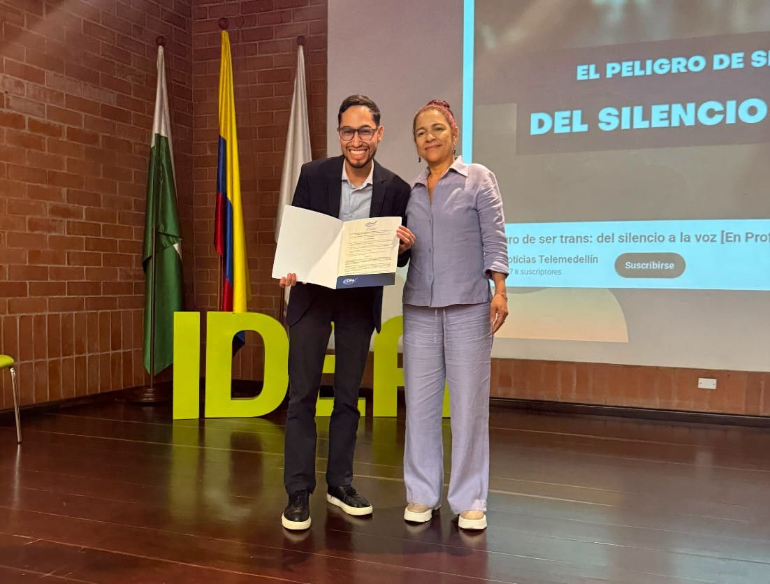 Juan Guillermo Sanmartín de Noticias Telemedellín recibe premio CIPA 2026 por investigación sobre población trans