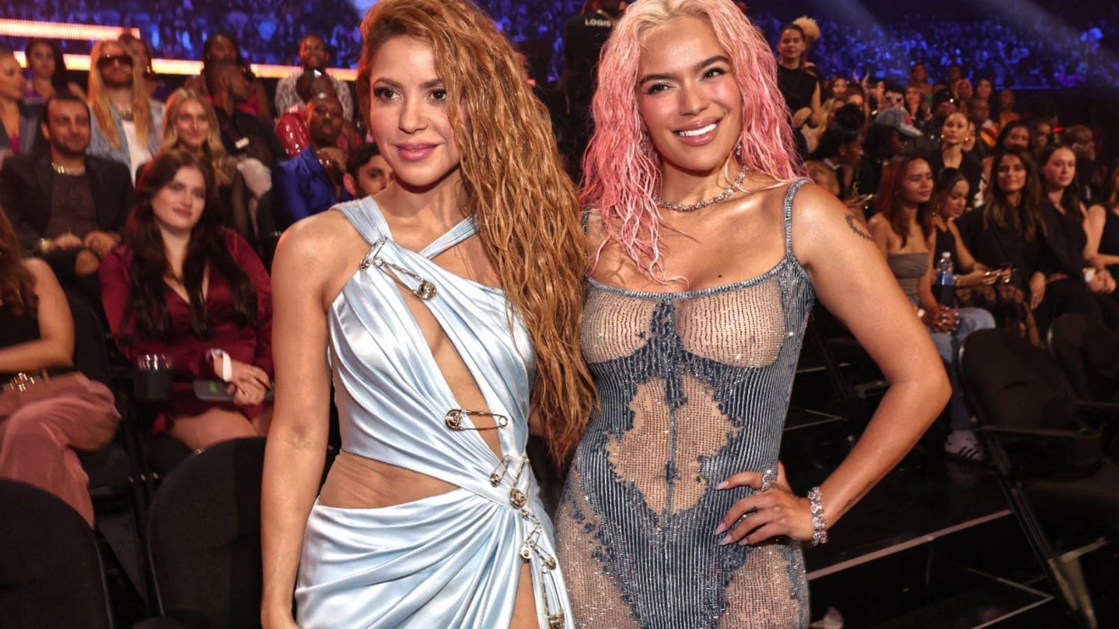 Karol G y Shakira hacen historia: dos canciones colombianas están en la cima de Spotify Global